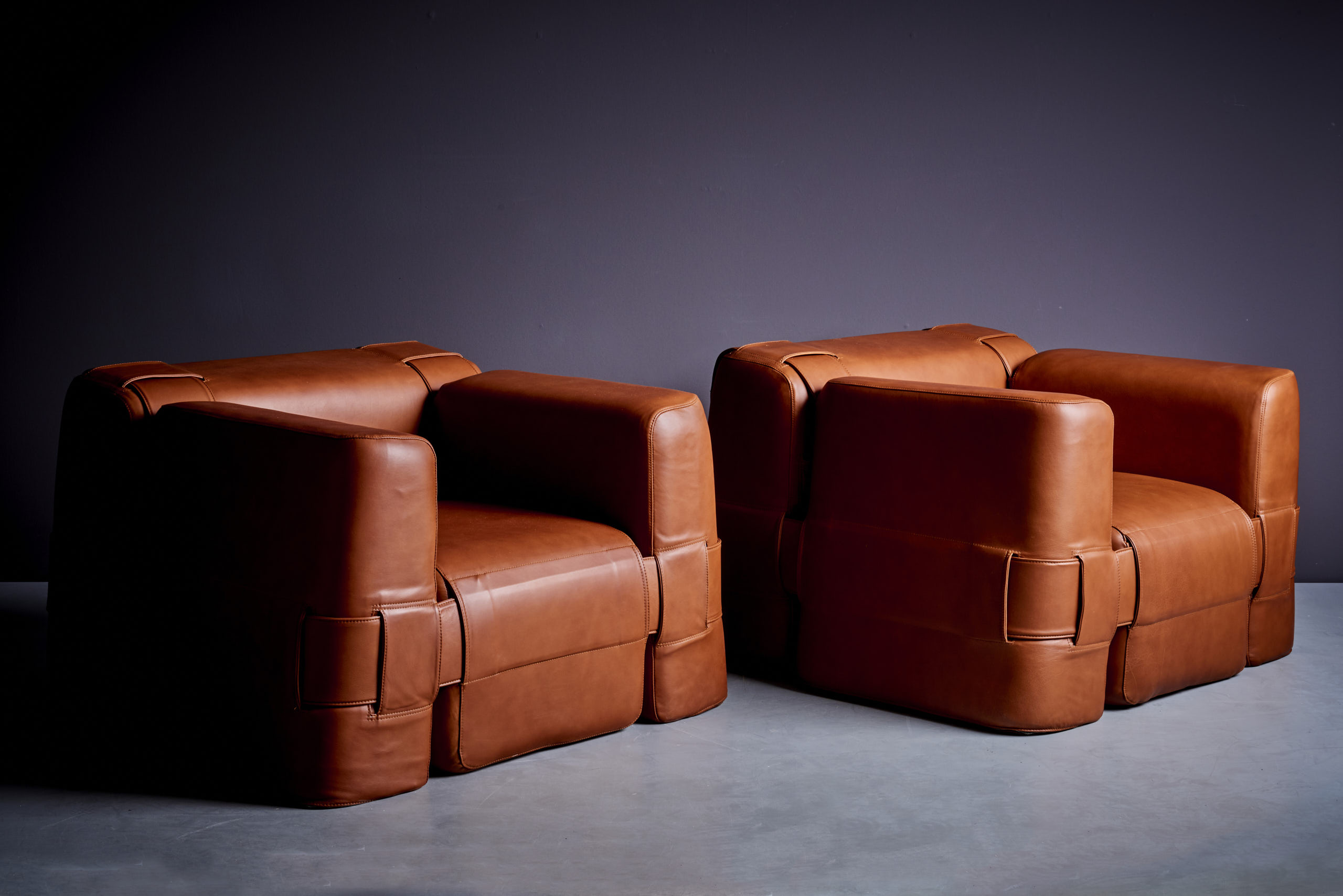 Pair of reupholstered 932 Lounge chairs by Mario Bellini