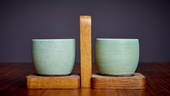 Ceramic Mugs and Oak Tray by Kéramos