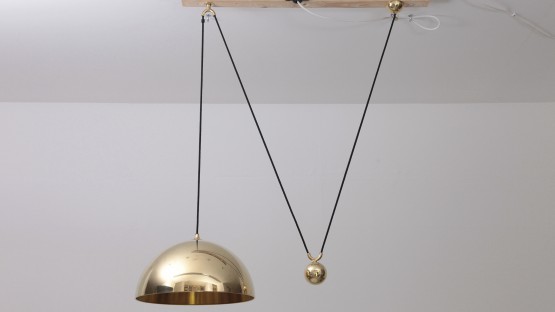 Posa Pendant with Counterweight by Florian Schulz