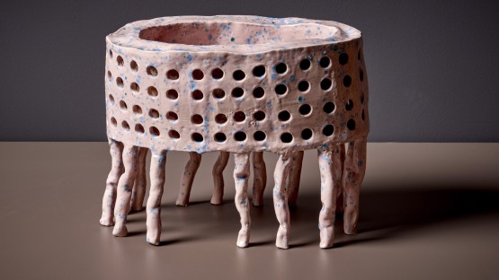Ceramic vessel Nr. 297 by Onka Allmayer-Beck in pink 